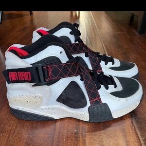 Nike Air Raid Kids Shoes - Black and White